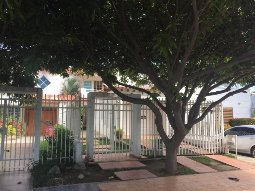 Venta de casa cerca del mar en Santa Marta.