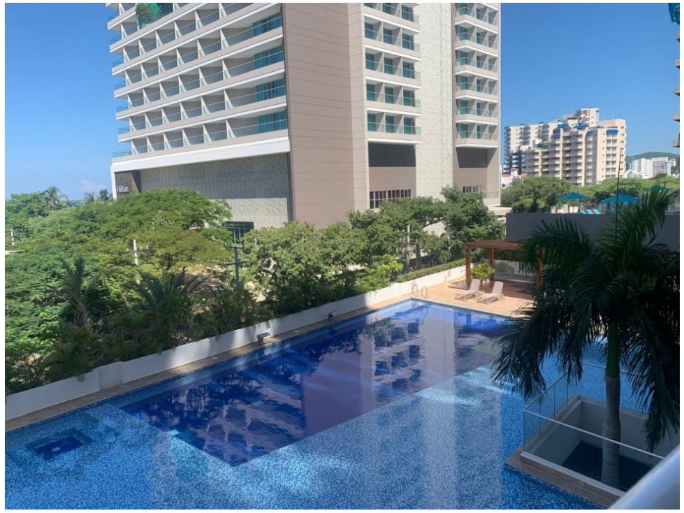 Descubre el refugio de tus sueños: Hermoso apartamento frente al mar