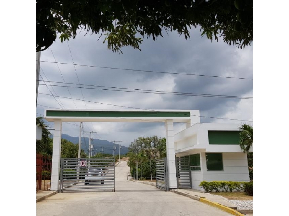 Venta de casa 2 pisos conjunto cerrado en Bonda-Santa Marta