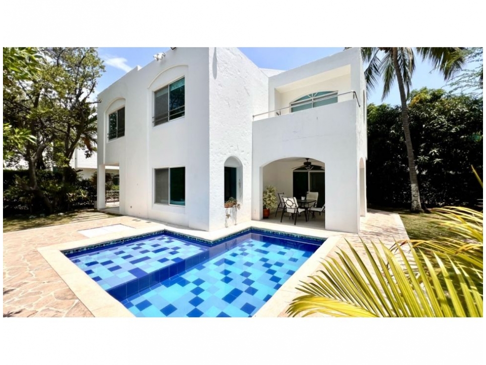 Venta de casa piscina privada salida al mar Pozos Colorados
