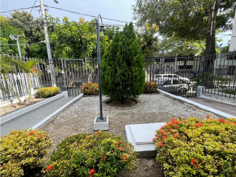 Venta de Casa de 1 Piso con Amplios Espacios / Barrio Jardín