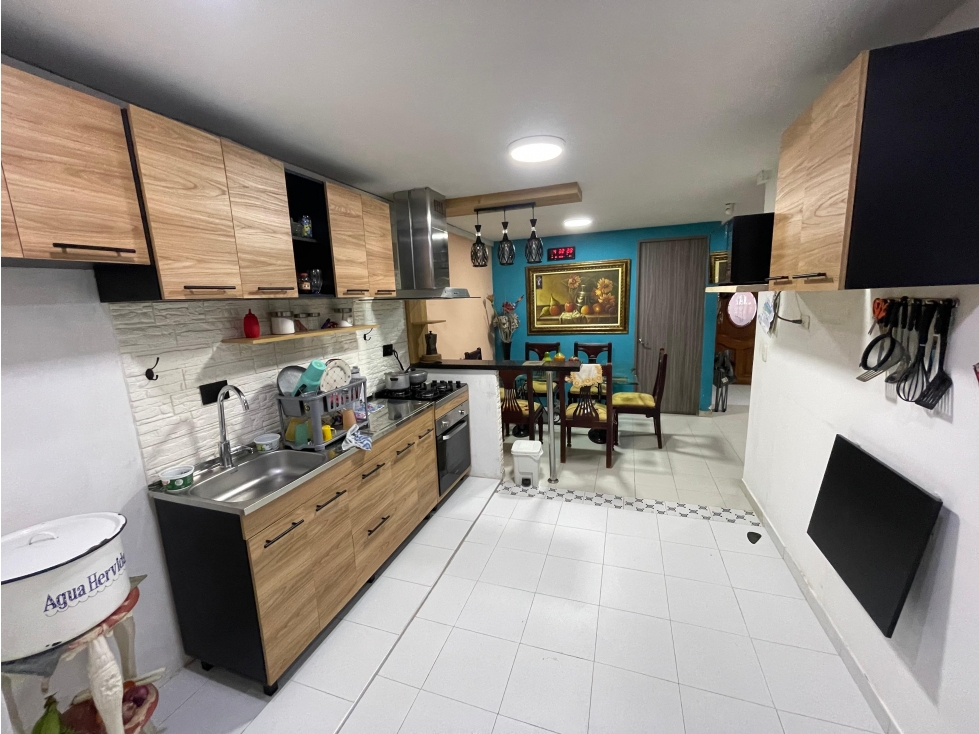 VENTA Casa Los Pinos Santa Marta | 4 alcobas, 2 en primer piso