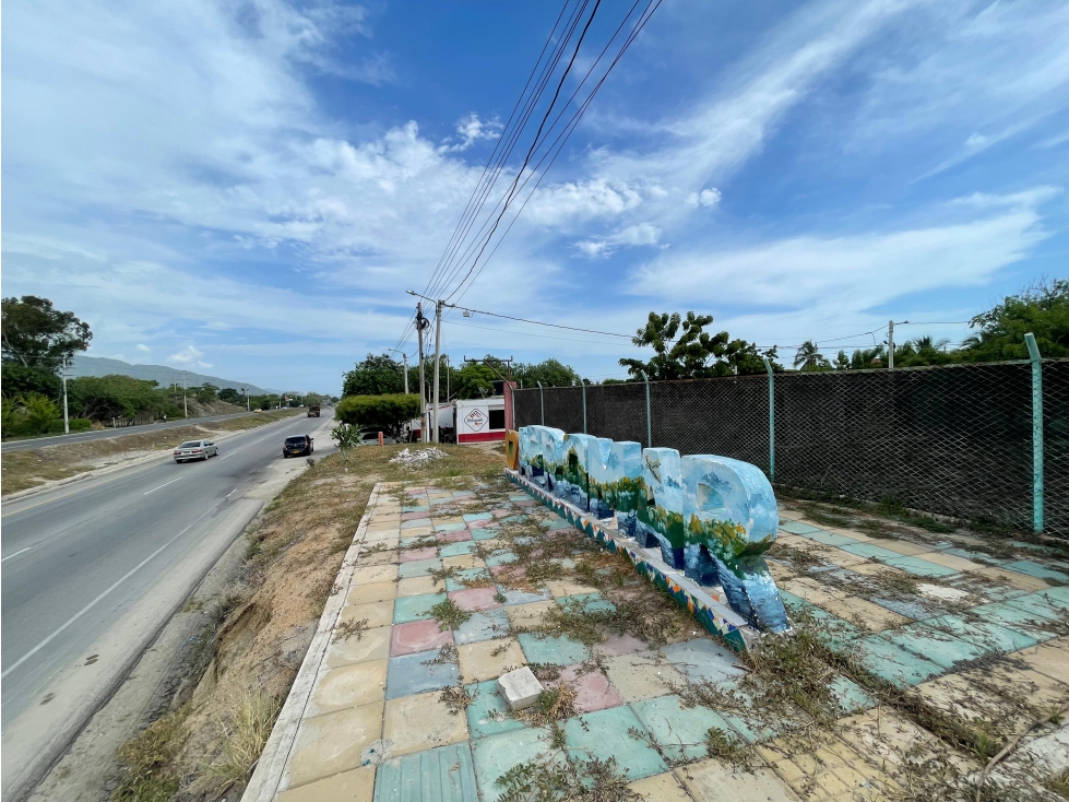 Venta de lote sobre la Troncal del Caribe Vía Ciénaga, Santa Marta - 1