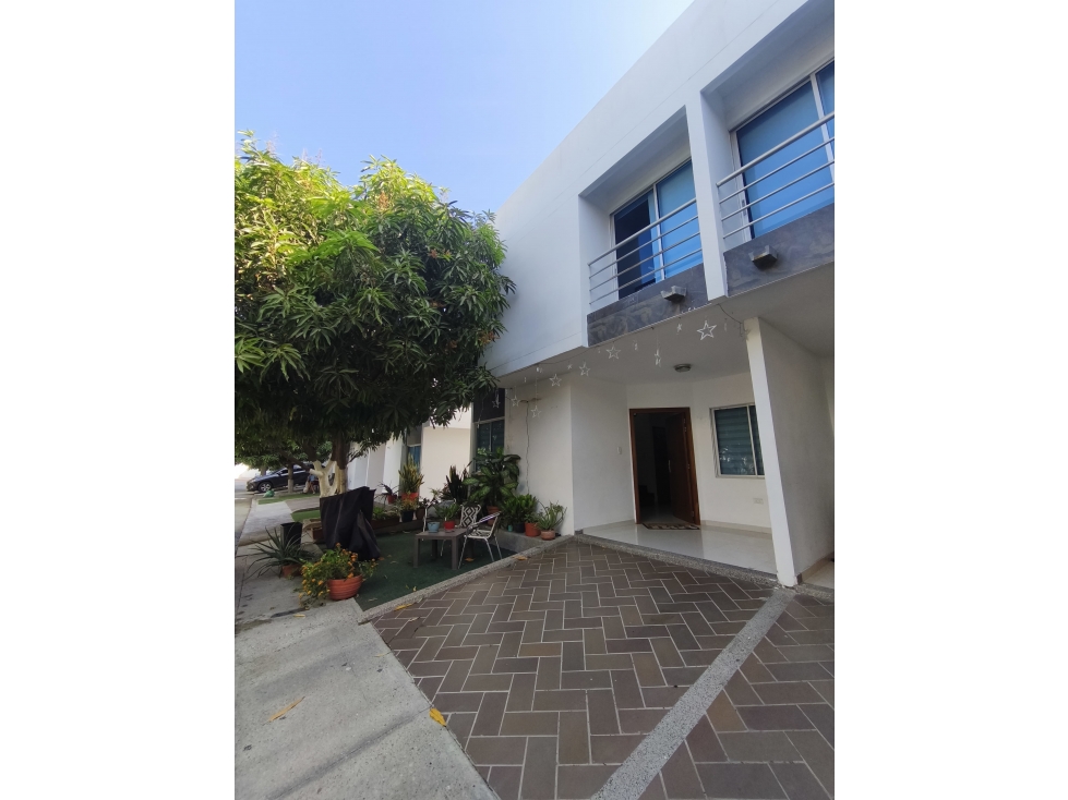 Venta de Casa Esquinera en Conjunto Cerrado con Piscina -Santa Marta — foto 2