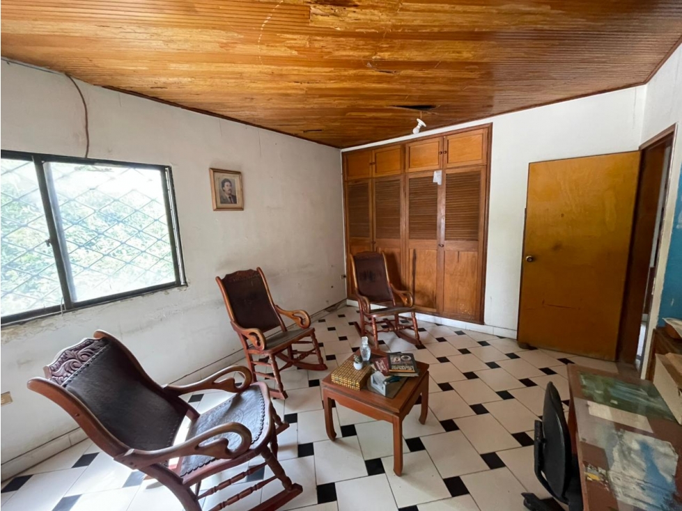 Venta de casa esquinera con 2 locales comerciales Jardín Santa Marta — foto 2