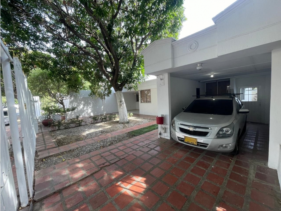 Venta Casa de 403 M² Terraza, Estudio y Patio Frutal / Barrio Jardín — foto 2