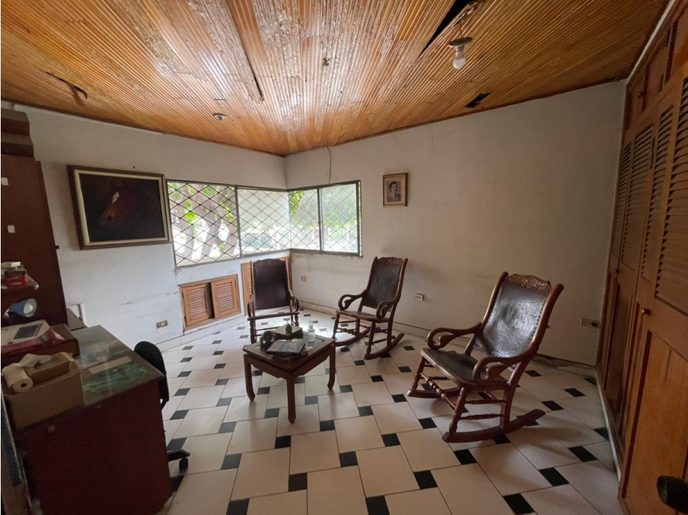 Venta de casa esquinera con 2 locales comerciales Jardín Santa Marta — foto 3