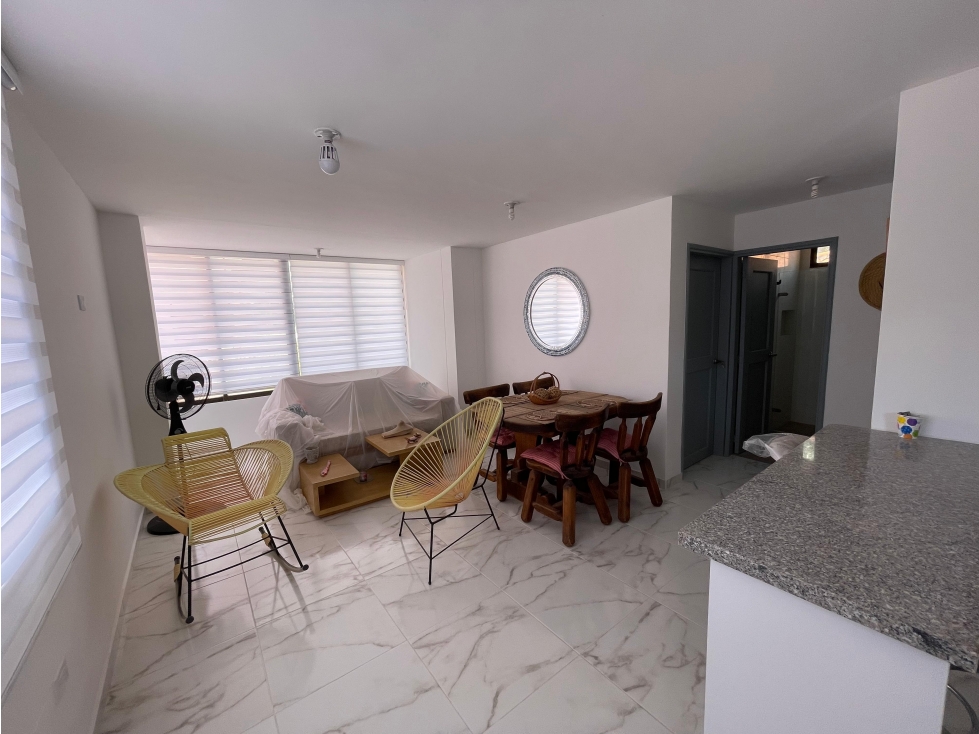 Venta de Apartamento Remodelado a 2 Cuadras del Mar | Rodadero Sur — foto 3
