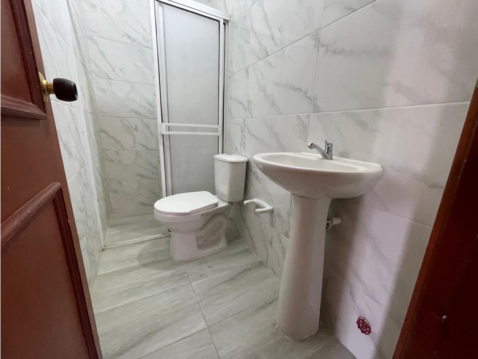 Venta de casa de dos pisos en El Trébol Santa Marta — foto 3