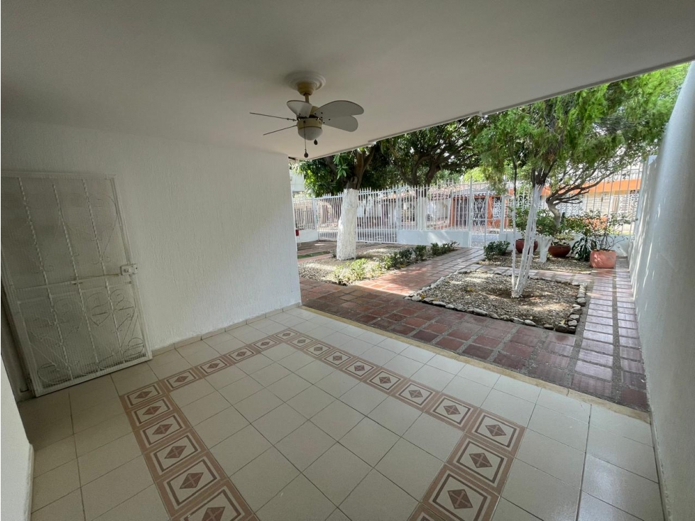 Venta Casa de 403 M² Terraza, Estudio y Patio Frutal / Barrio Jardín — foto 3