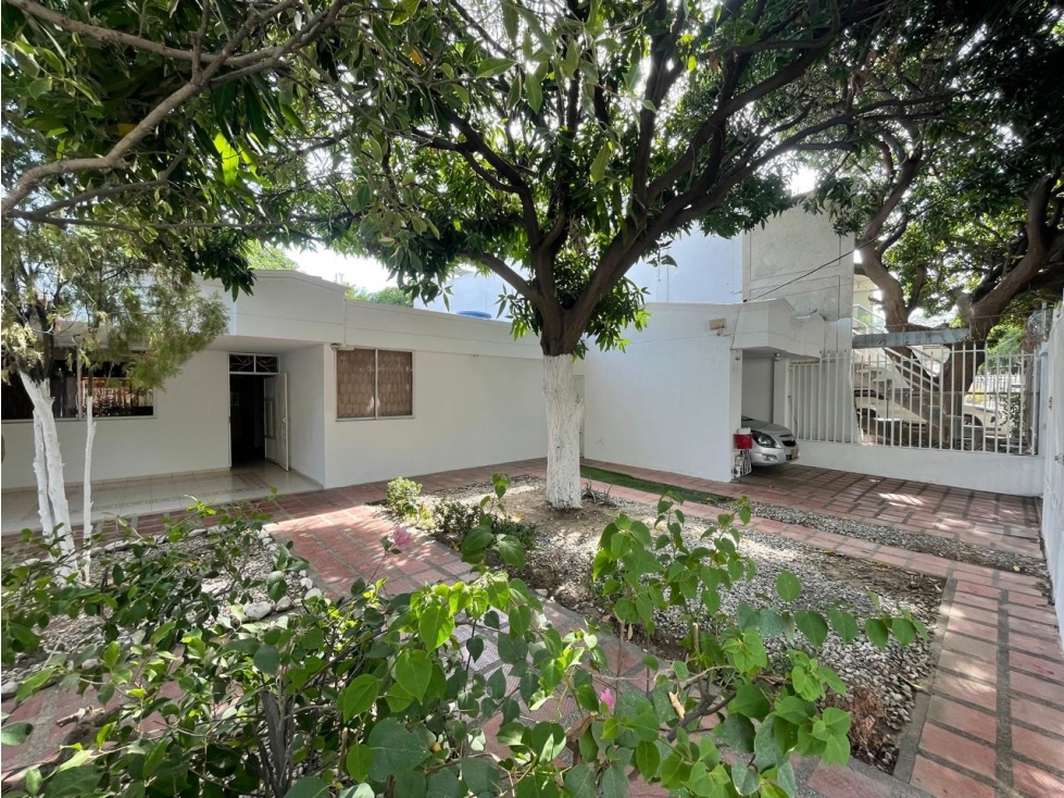 Venta Casa de 403 M² Terraza, Estudio y Patio Frutal / Barrio Jardín — foto 4