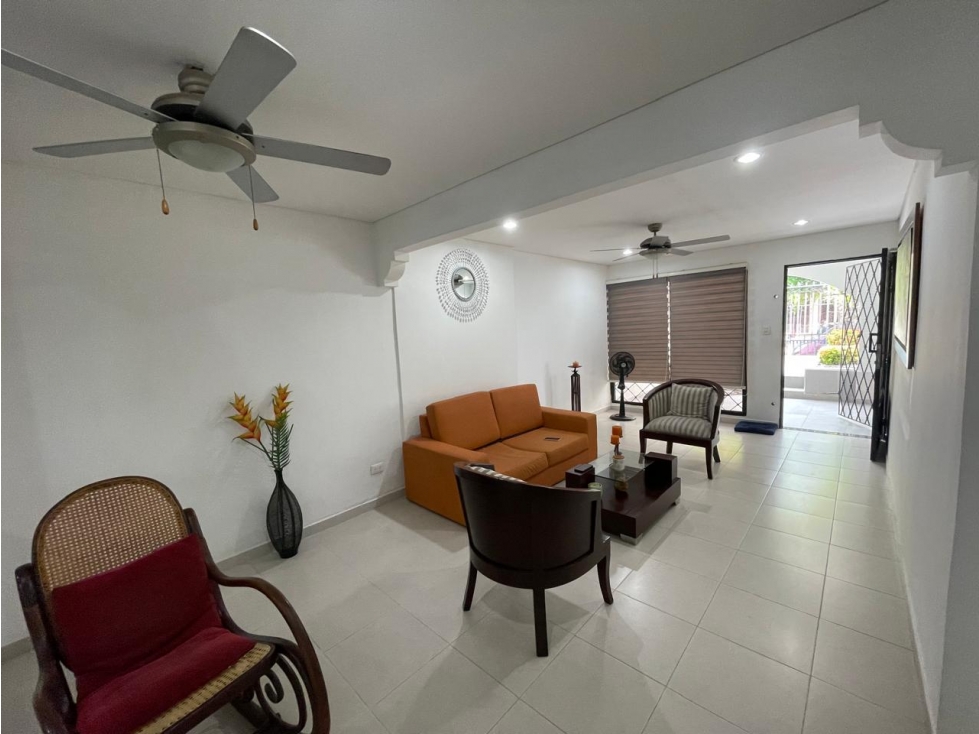 Venta de Casa de 1 Piso con Amplios Espacios / Barrio Jardín — foto 4