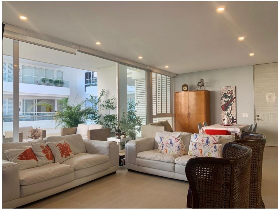 Descubre el refugio de tus sueños: Hermoso apartamento frente al mar — foto 2