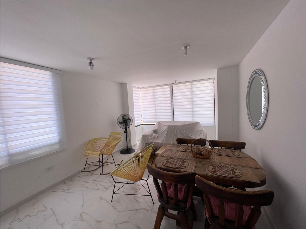 Venta de Apartamento Remodelado a 2 Cuadras del Mar | Rodadero Sur — foto 5