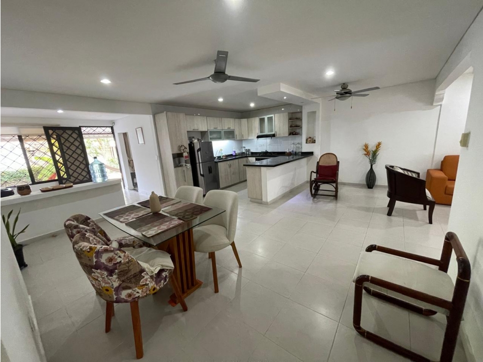 Venta de Casa de 1 Piso con Amplios Espacios / Barrio Jardín — foto 5