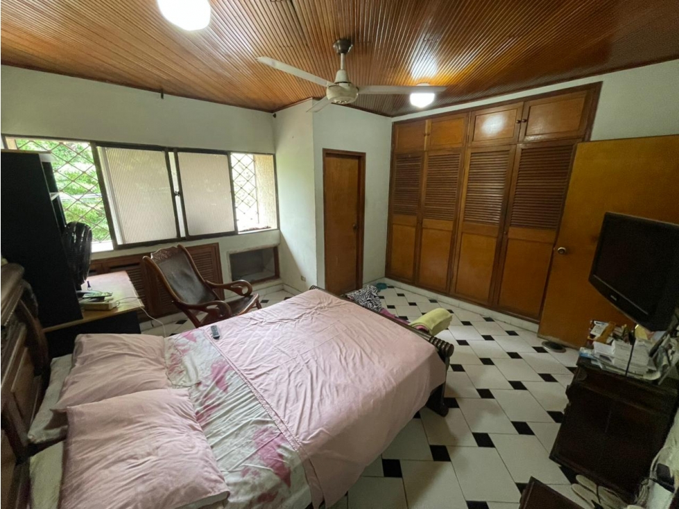Venta de casa esquinera con 2 locales comerciales Jardín Santa Marta — foto 5