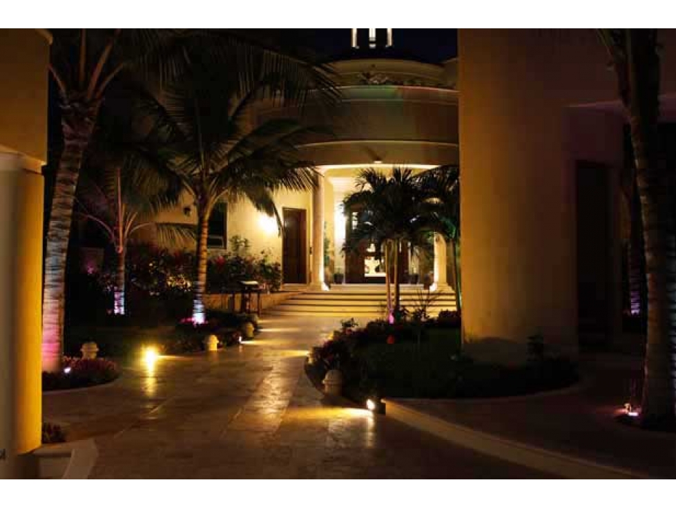 DESLUMBRANTE CASA FRENTE AL MAR EN TULUM — foto 2