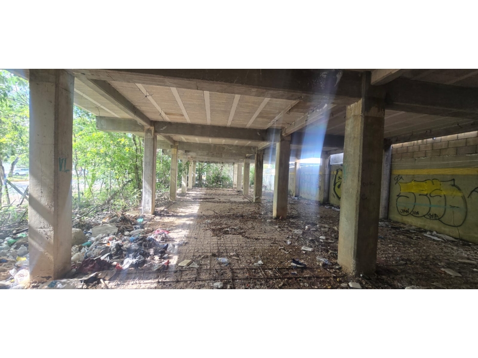TERRENO SOBRE AVENIDA TRANSITADA EN VENTA PLAYA DEL CARMEN - 2