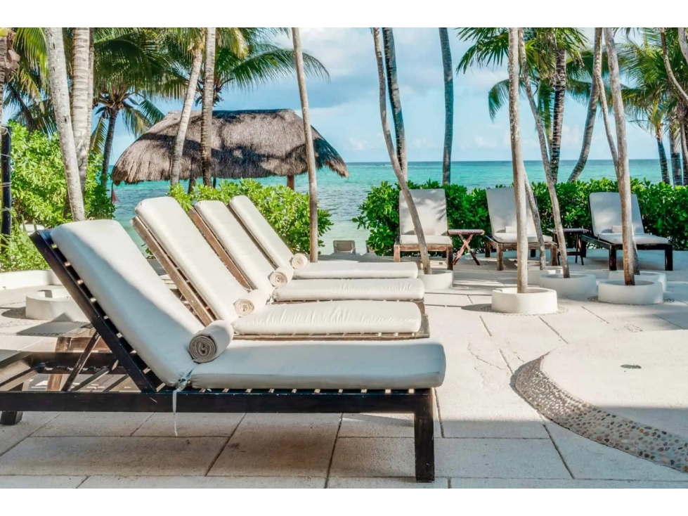 CHARMING 9-BEDROOM OCEANFRONT VILLA IN SOLIMAN BAY, TULUM - 4