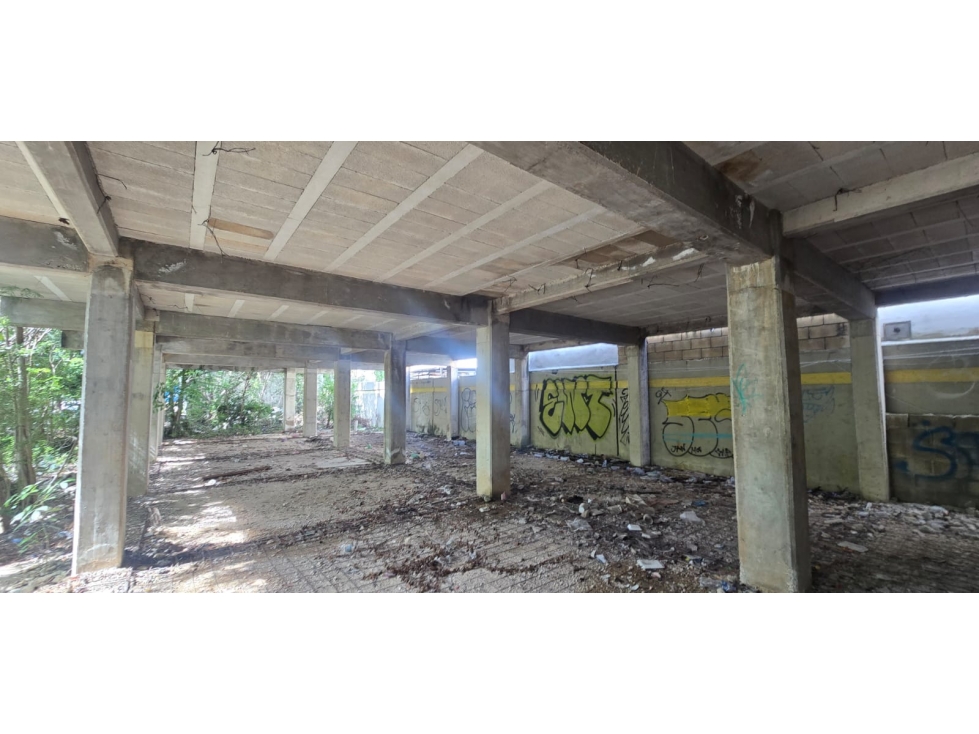 TERRENO SOBRE AVENIDA TRANSITADA EN VENTA PLAYA DEL CARMEN - 5