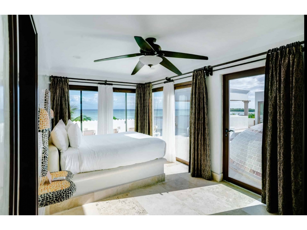 SPECTACULAR OCEANFRONT HACIENDA-STYLE VILLA IN SOLIMAN BAY, TULUM - 6