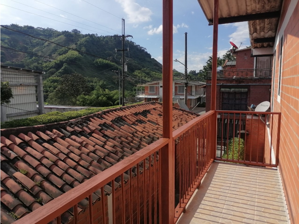 VENTA DE CASA CAMPESTRE EN CHINCHINA, CALDAS | CASA EN VENTA - 1