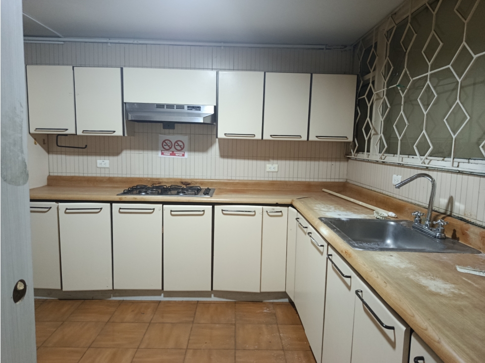 ARRIENDO OFICINA TRIANGULO MANIZALES | BAÑO PRIVADO-CLOSET INCLUIDO