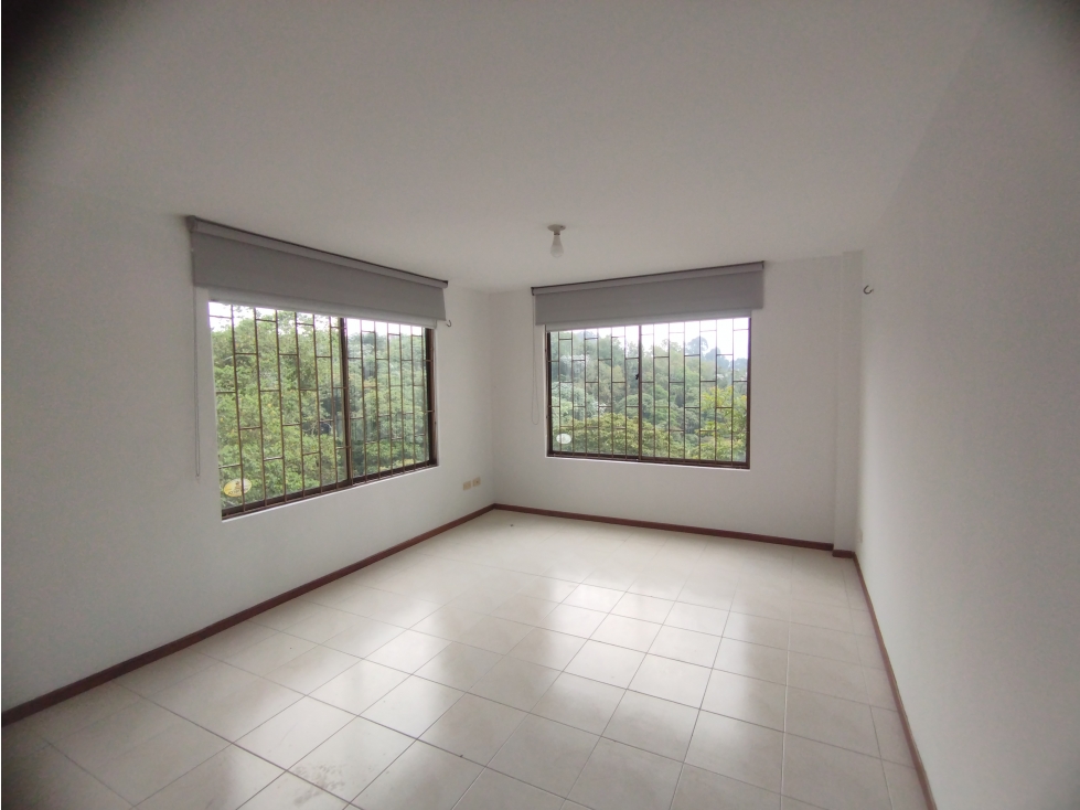 VENTA CASA UNIFAMILIAR VERSALLES MANIZALES | AMPLIA