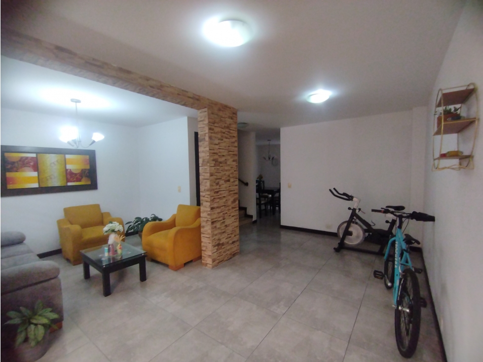 VENTA CASA UNIFAMILIAR LA CAROLA MANIZALES | TRES PLANTAS-TERRAZA