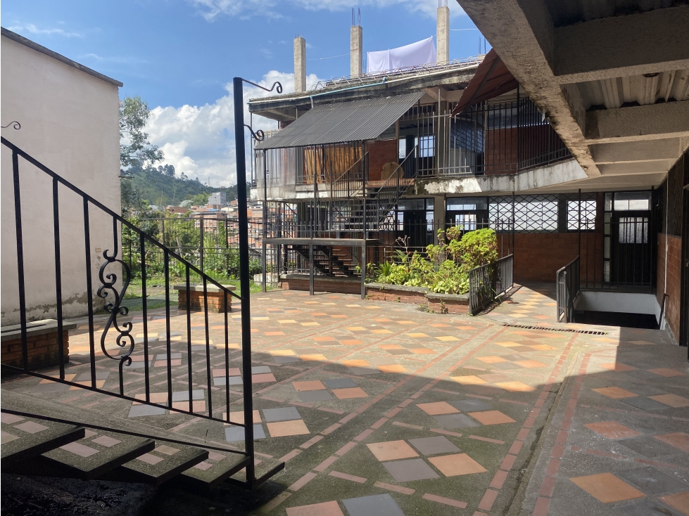 ARRIENDO CASA COMERCIAL VILLAMARIA | 10 SALONES - 7 BAÑOS - 1