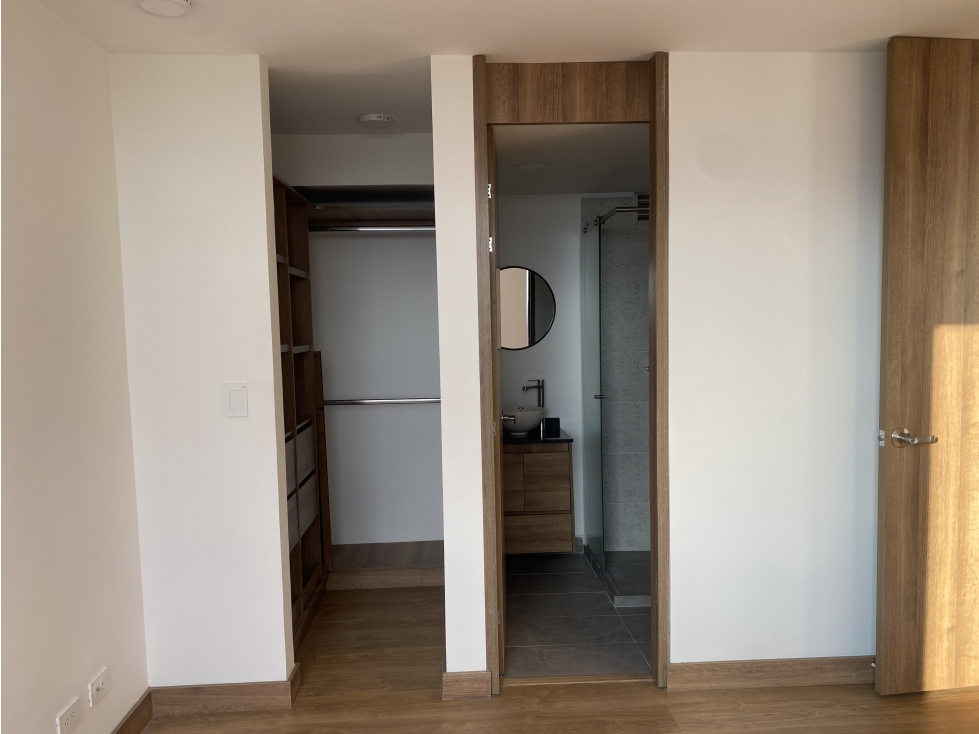 VENTA APARTAMENTO EN LA FRANCIA, MANIZALES | APARTAMENTO DE 6 ALCOBAS — foto 4