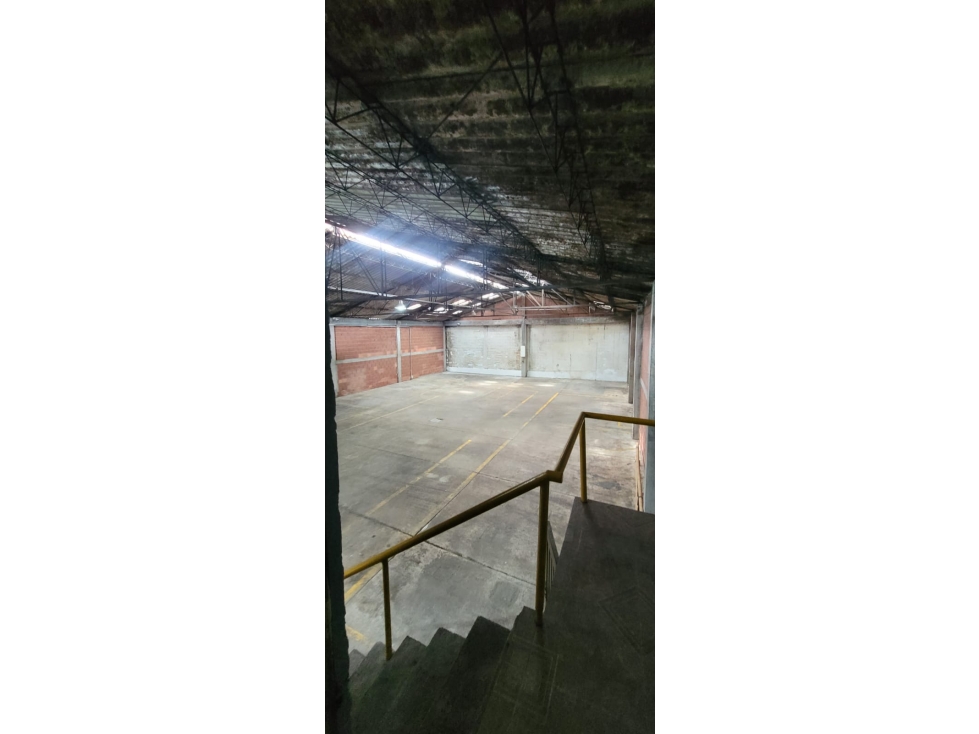 ARRIENDO DODEGA MANIZALES | ARRIENDOS MANIZALES - 2