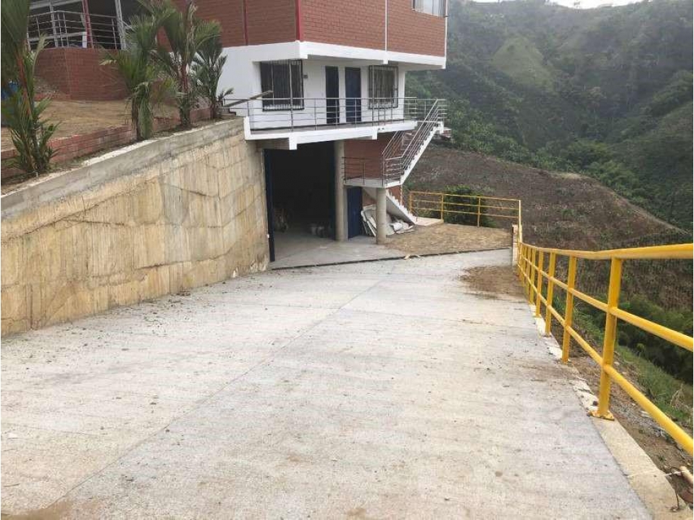 ARRIENDO BODEGA EN AUTOPISTA DEL CAFÉ VEREDA EL ROSARIO MANIZALES - 4