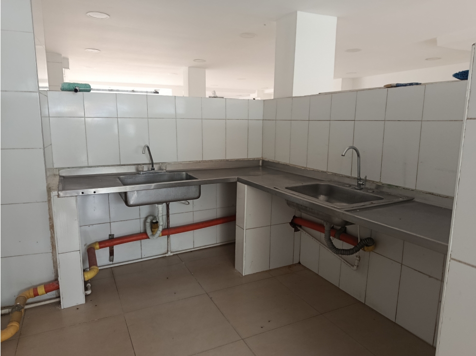 ARRIENDO LOCAL ALTA SUIZA MANIZALES | AMPLIO E ILUMINADO — foto 3