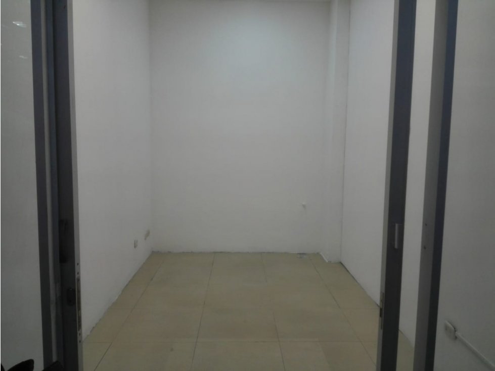 ARRIENDO LOCAL COMERCIAL EN EL CENTRO DE MANIZALES | ARRIENDOS — foto 4