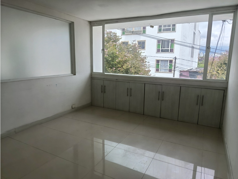 ARRIENDO OFICINA TRIANGULO MANIZALES | BAÑO PRIVADO-CLOSET INCLUIDO — foto 5