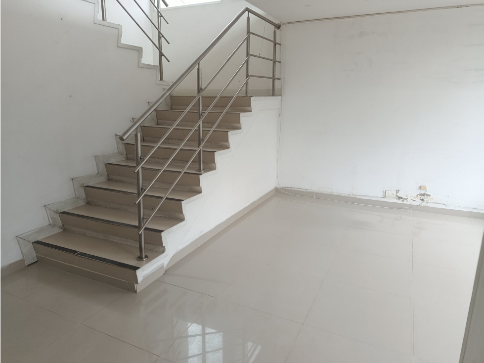 ARRIENDO OFICINA TRIANGULO MANIZALES | PRIMER PISO