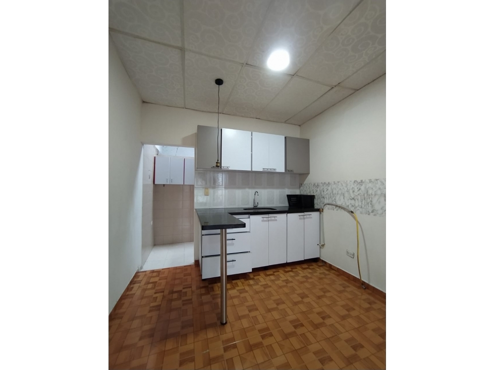 VENTA CASA CON RENTA LAS COLINAS MANIZALES | 8 ALCOBAS-3PISOS — foto 4