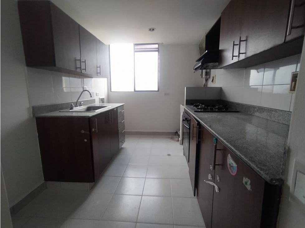 Arriendo Apartamento En Conquistadores — foto 3