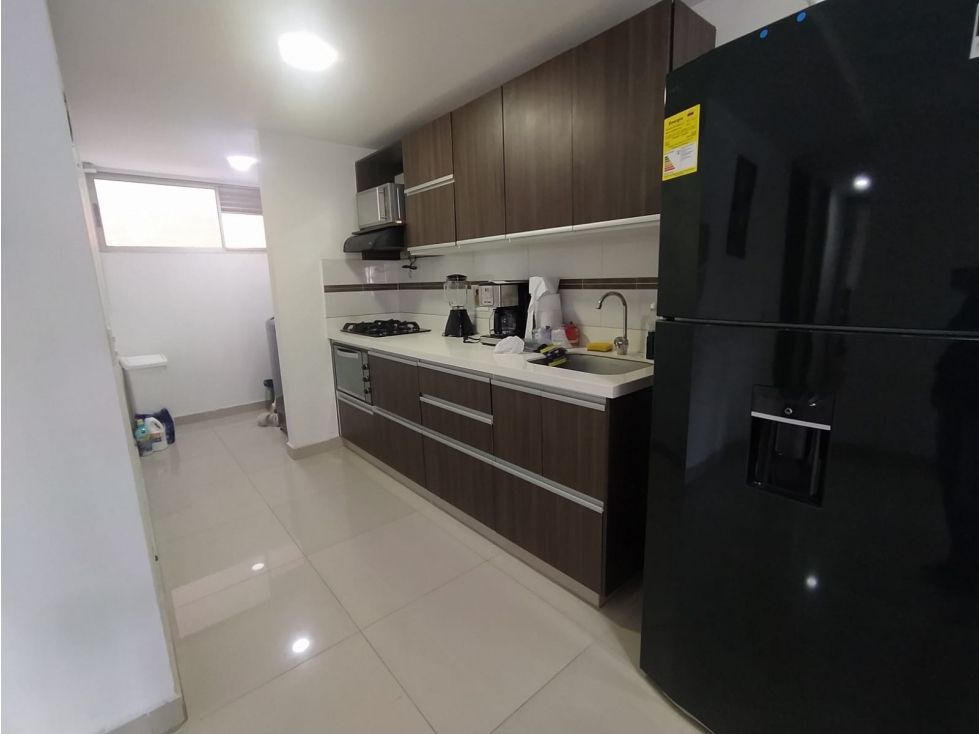 Arriendo Apartamento En Conquistadores — foto 2