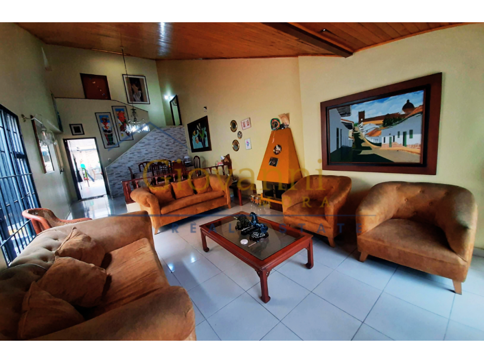 Venta, Casa 2 niveles cerca a Portal Banderas, Bogotá