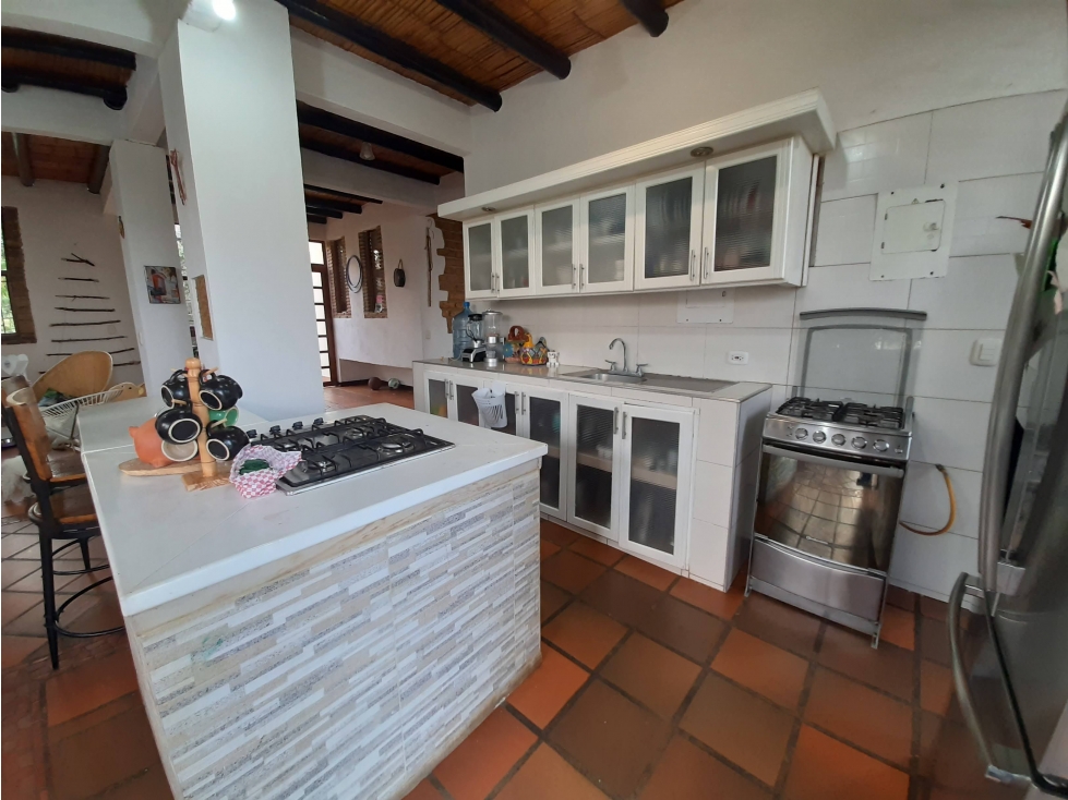 Casa de Ensueño en Condominio Exclusivo en Barbosa, Santander - 2