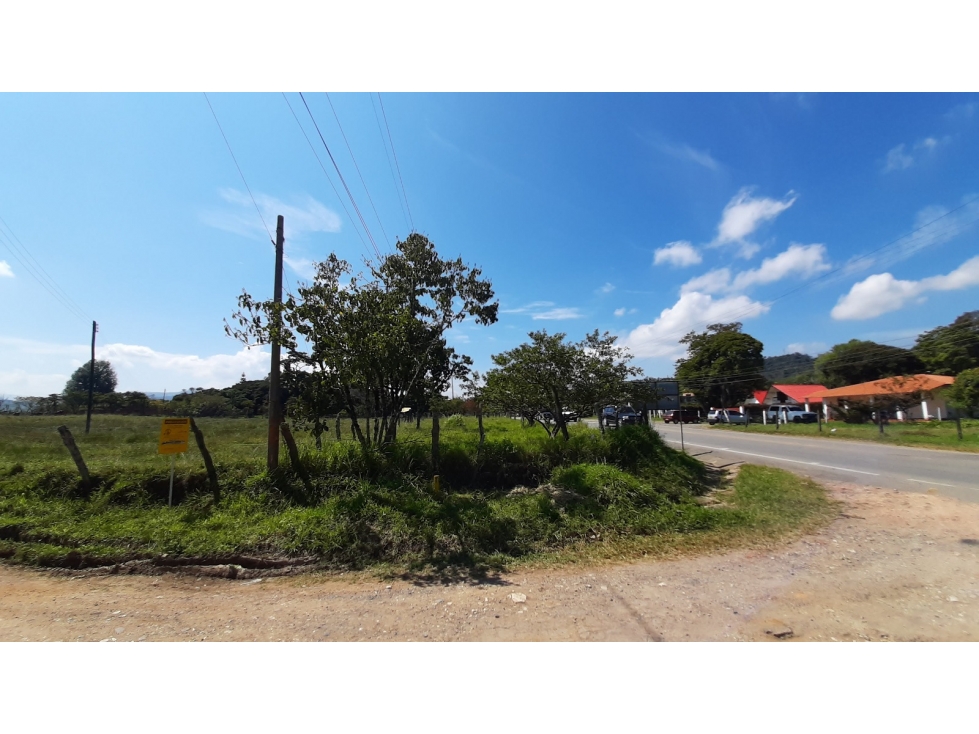 Venta de Lote sobre via principal Barbosa, Santander - 4