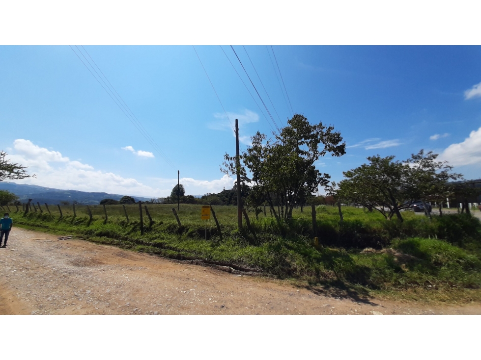 Venta de Lote sobre via principal Barbosa, Santander - 5