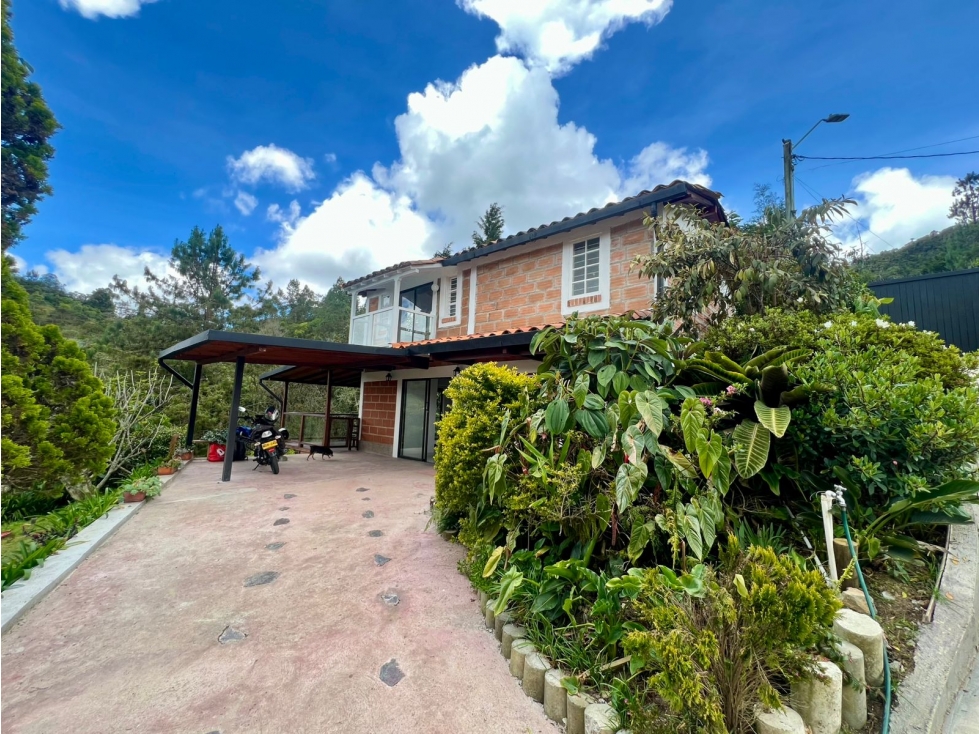 Casa Campestre en Alto de Las Palmas - Sector La Esperanza