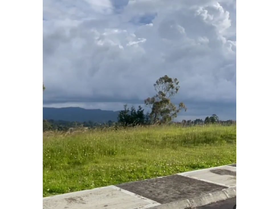 Venta de Lote en Alto Las Palmas - sector la Acuarela — foto 2