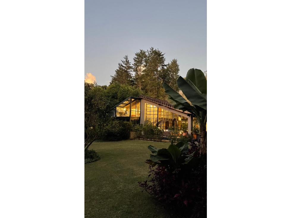 Hermosa casa amoblada ubicada en El Retiro en Los Salados, La Fe