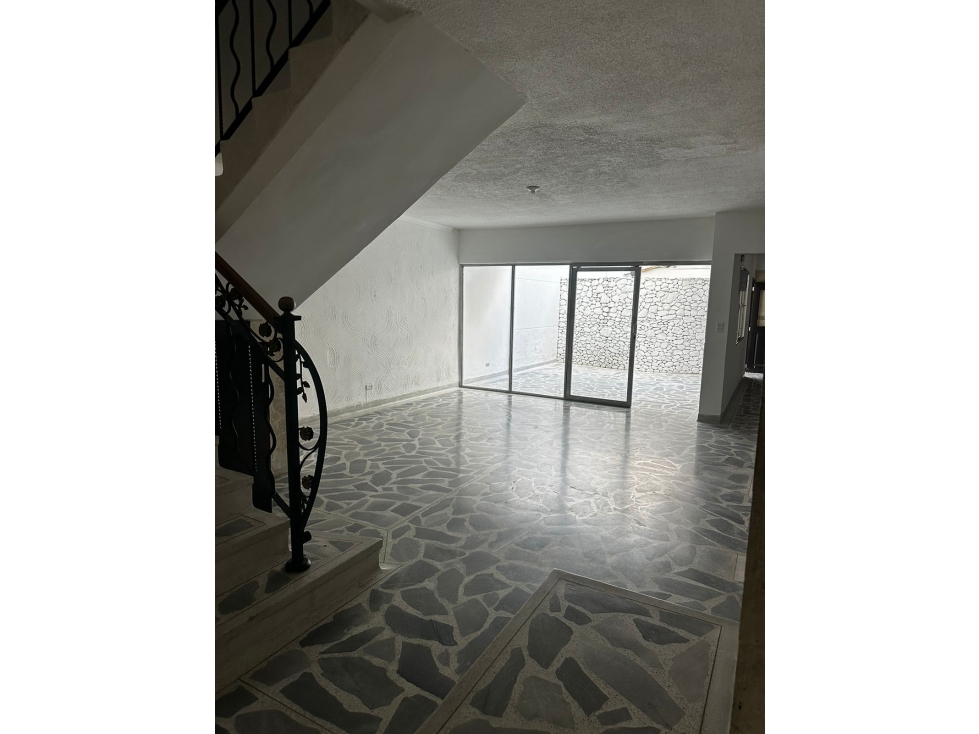 Casa Independiente en Arriendo y Venta en el Sector de Simón Bolívar — foto 5