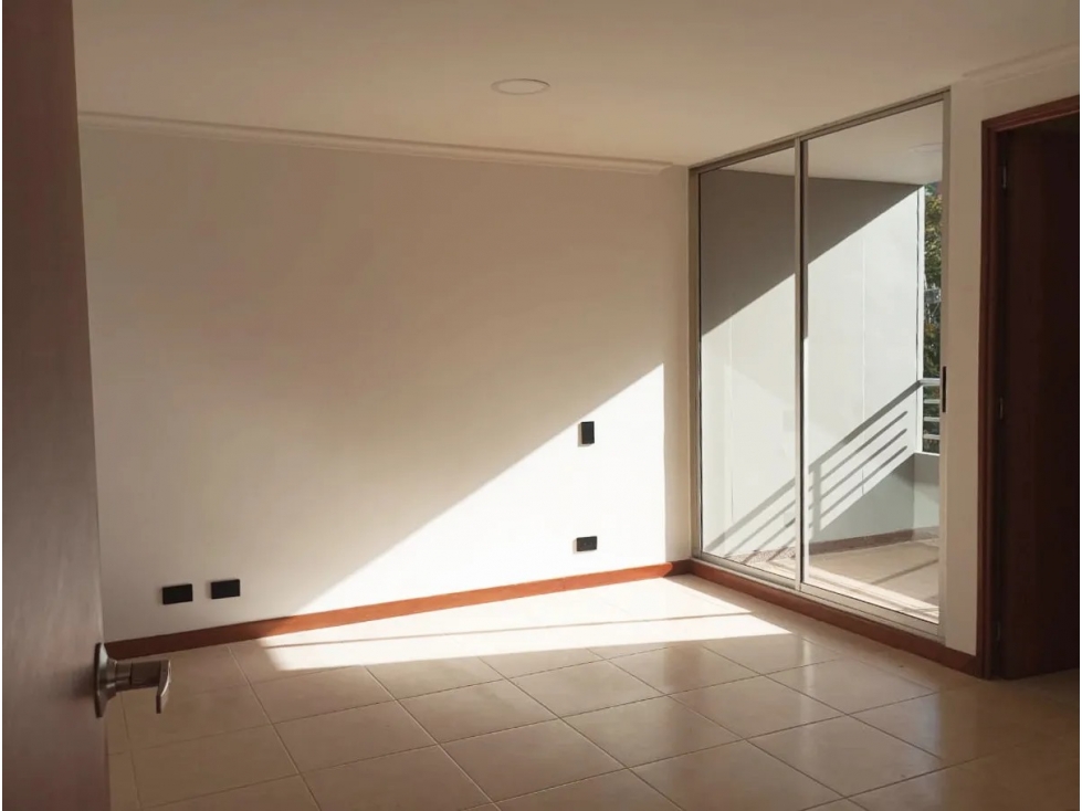 Apartamento en Venta y Arriendo Los Balsos Medellín — foto 2