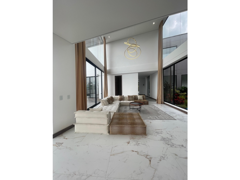 Hermosa casa ubicada en el sector de Las Palmas — foto 2